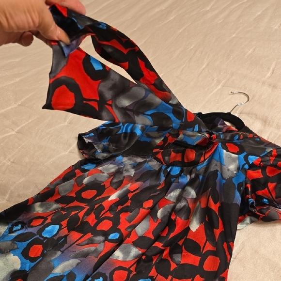 A/X Armani Exchange Silk Red and Blue Patterned Blouse - Picture 9 of 15